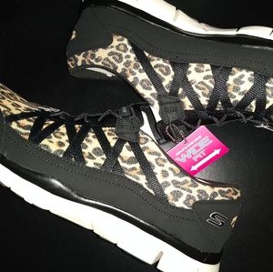 New women's sketchers walk go